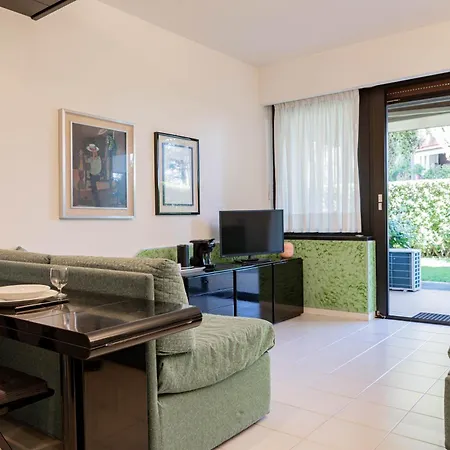 H11 [verde Giada] Piscina - Tennis - Parcheggio * Sanremo